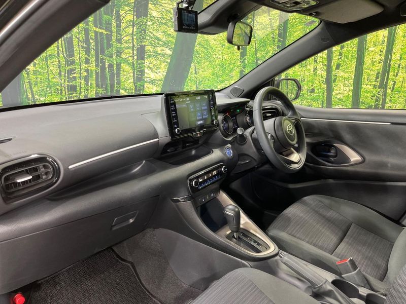 2020 Toyota Yaris 6AA-MXPH15 (UW-6aa8b8a7455a6)[18]