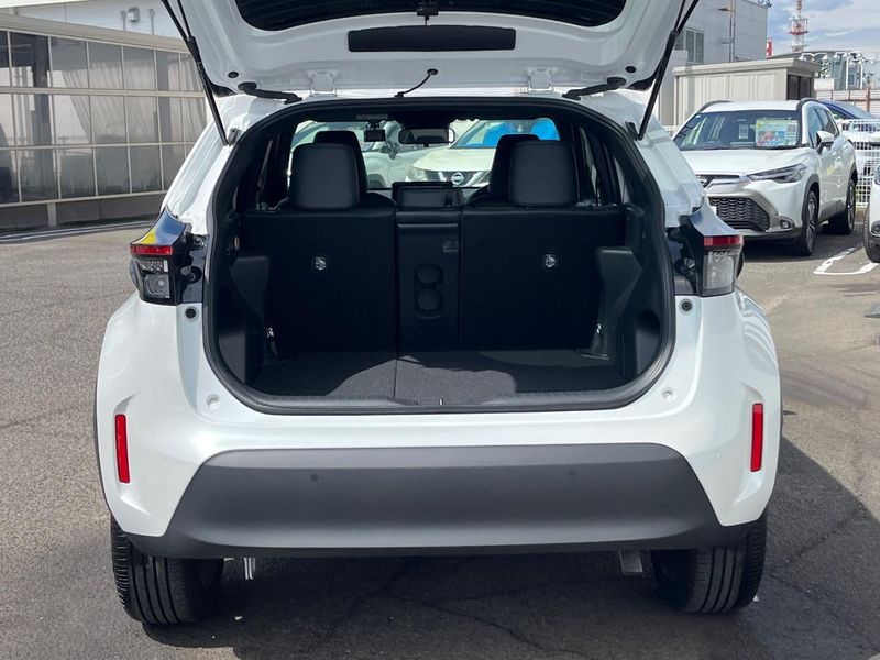 2024 Toyota Yaris Cross 6AA-MXPJ10 (UW-6aa8b8aa5a548)[24]