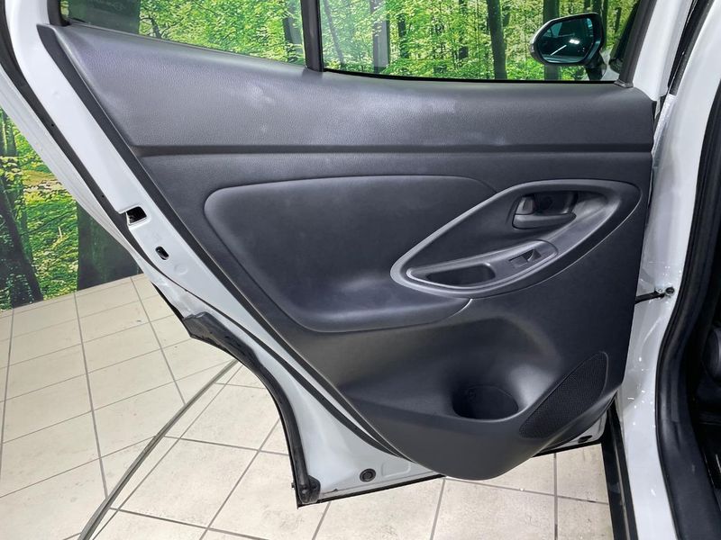 2023 Toyota Yaris Cross 6AA-MXPJ10 (UW-6aa8b8b230a41)[7]