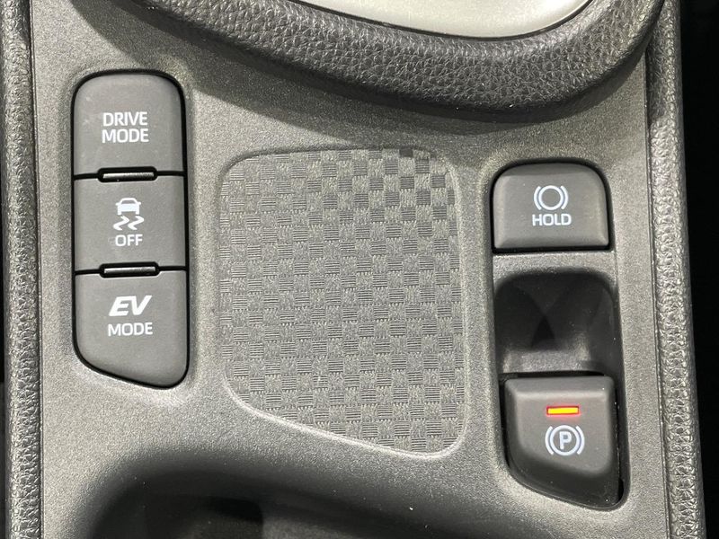 2023 Toyota Yaris Cross 6AA-MXPJ10 (UW-6aa8b8b230a41)[24]