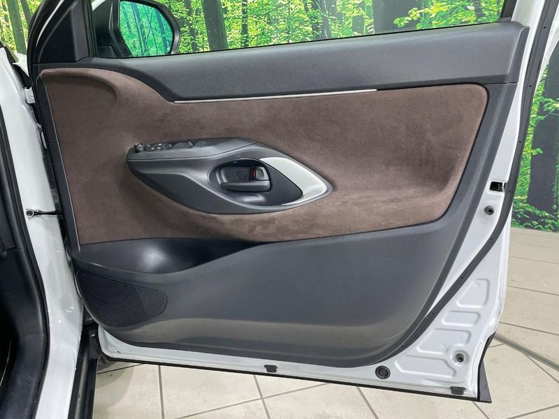 2023 Toyota Yaris Cross 6AA-MXPJ10 (UW-6aa8b8b230a41)[5]