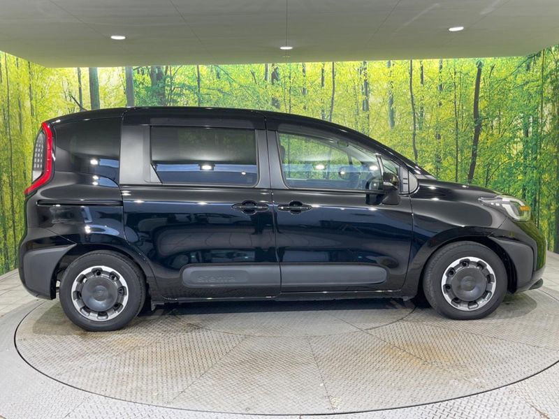 2024 Toyota Sienta 6AA-MXPL10G (UW-6aa8b8c3c3fb6)[9]