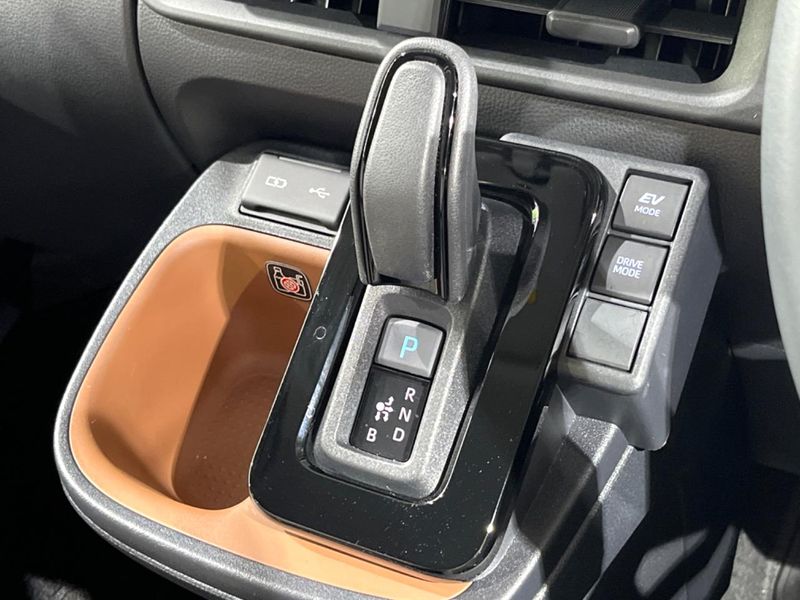 2024 Toyota Sienta 6AA-MXPL10G (UW-6aa8b8c4741f8)[22]