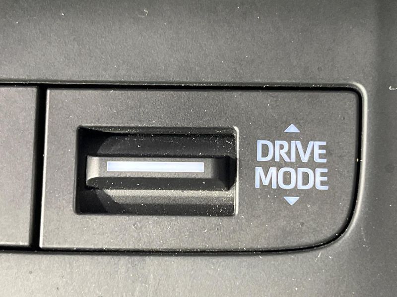 2021 Toyota Harrier 6BA-MXUA80 (UW-6aa8b8cbca04d)[23]