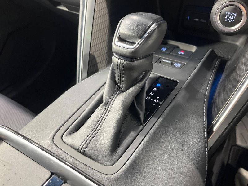 2021 Toyota Harrier 6BA-MXUA80 (UW-6aa8b8cbca04d)[21]