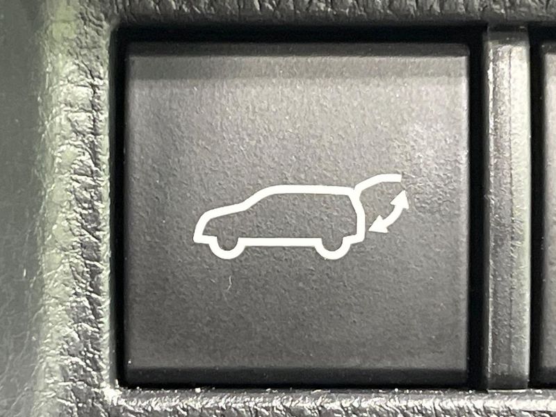 2021 Toyota Harrier 6BA-MXUA80 (UW-6aa8b8cbca04d)[12]