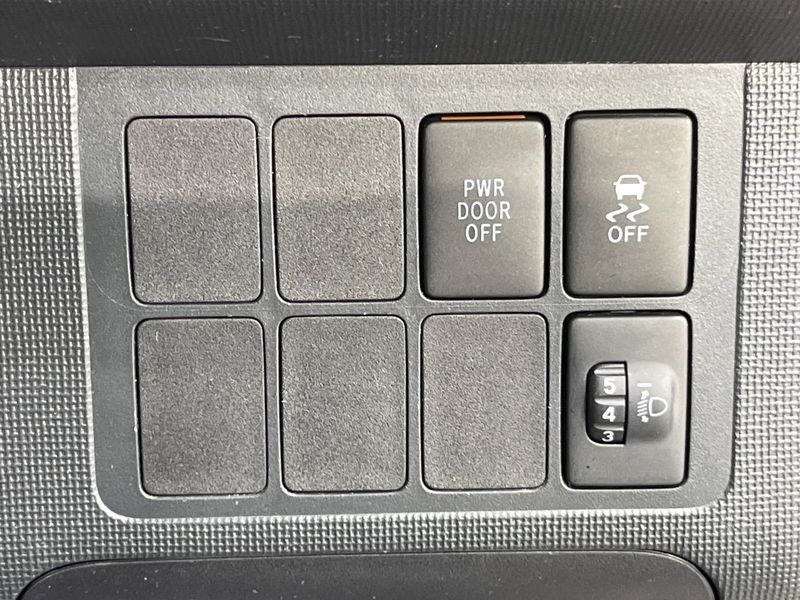 2013 Toyota Spade DBA-NCP141 (UW-6aa8b8ec9a3ba)[20]