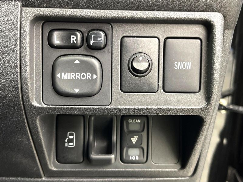 2013 Toyota Sienta DBA-NCP81G (UW-6aa8b8ee1b667)[9]