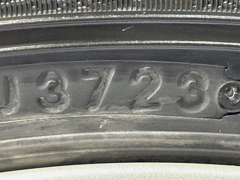 2012 Toyota Aqua DAA-NHP10 (UW-6aa8b8f1e4a24)[8]