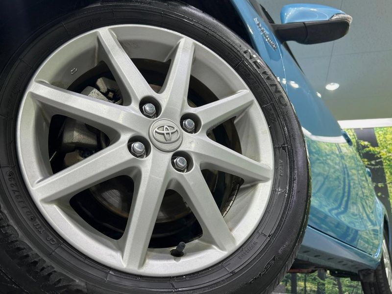 2012 Toyota Aqua DAA-NHP10 (UW-6aa8b8f1e4a24)[4]