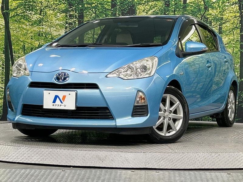 2012 Toyota Aqua DAA-NHP10 (UW-6aa8b8f1e4a24)[0]