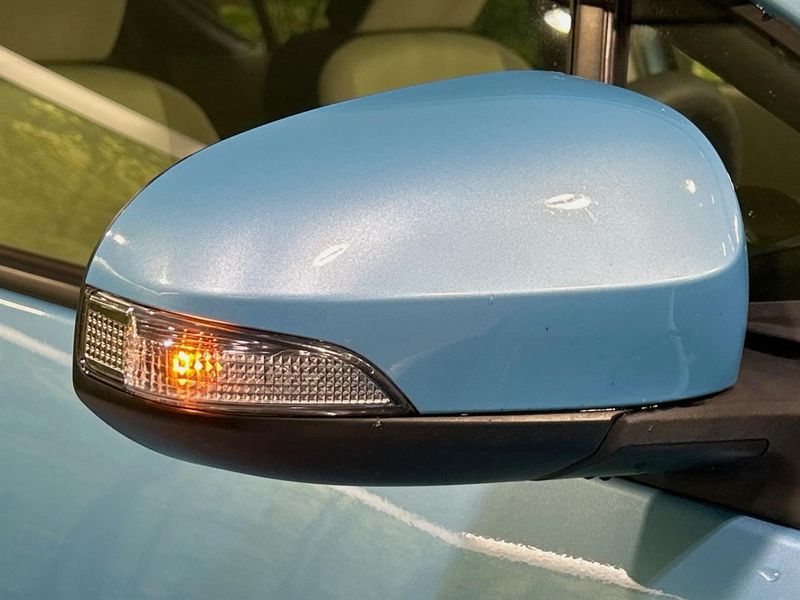 2012 Toyota Aqua DAA-NHP10 (UW-6aa8b8f1e4a24)[9]