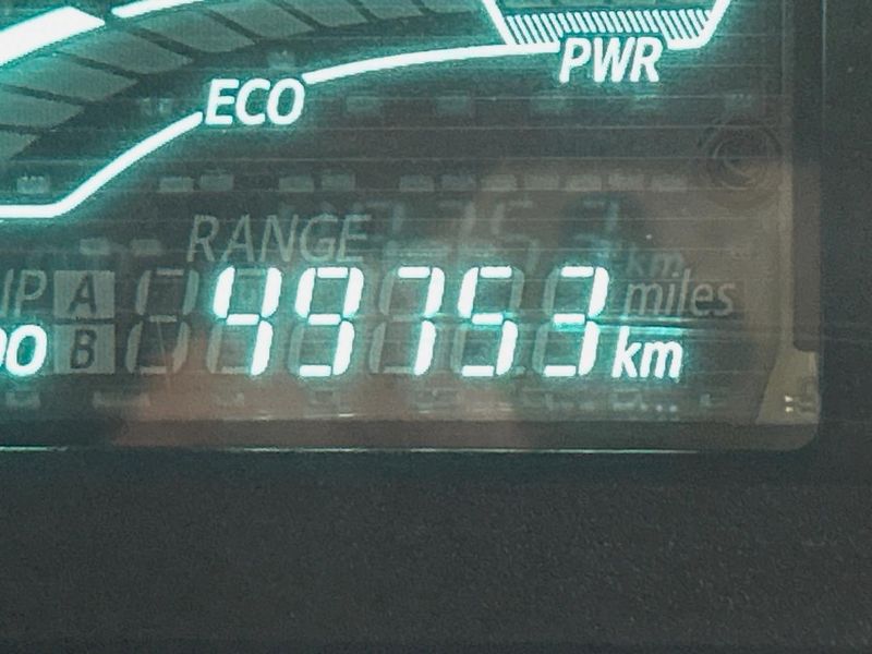 2012 Toyota Aqua DAA-NHP10 (UW-6aa8b8f1e4a24)[2]