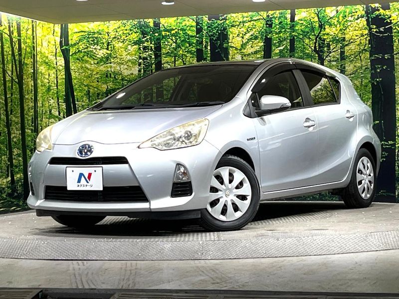 2012 Toyota Aqua DAA-NHP10 (UW-6aa8b8f1e6d10)[0]