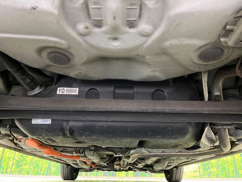 2012 Toyota Aqua DAA-NHP10 (UW-6aa8b8f2419af)[26]