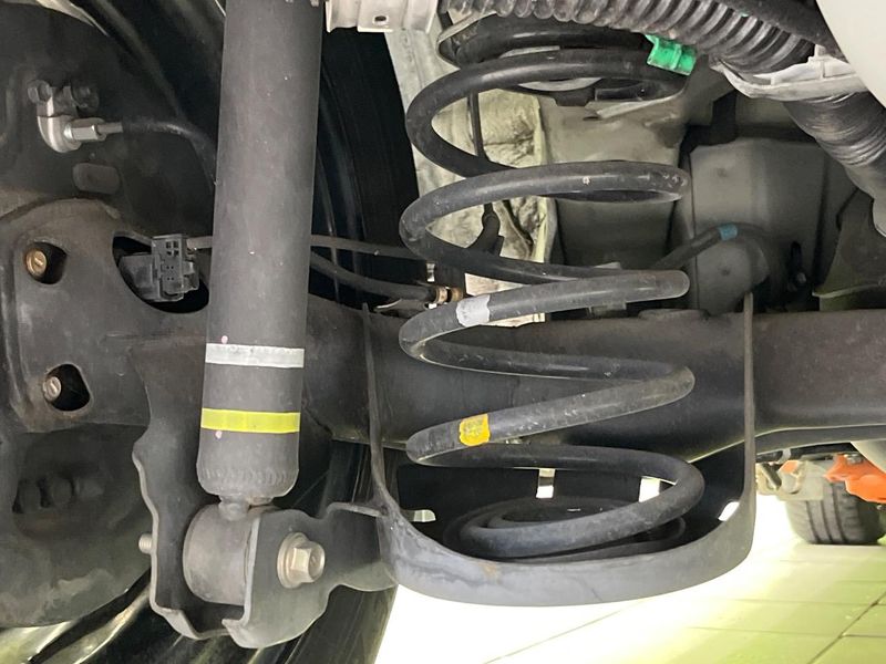 2012 Toyota Aqua DAA-NHP10 (UW-6aa8b8f2419af)[27]