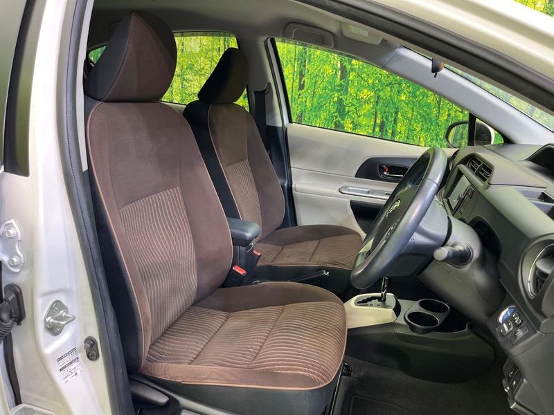 2012 Toyota Aqua DAA-NHP10 (UW-6aa8b8f2419af)[19]