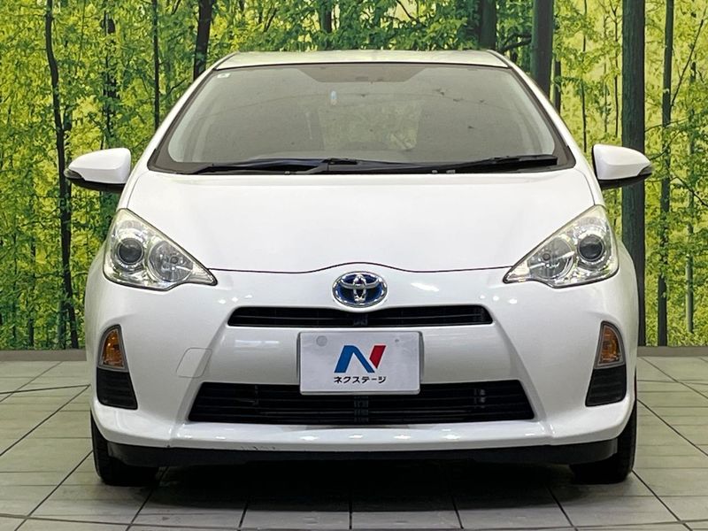 2012 Toyota Aqua DAA-NHP10 (UW-6aa8b8f2419af)[4]