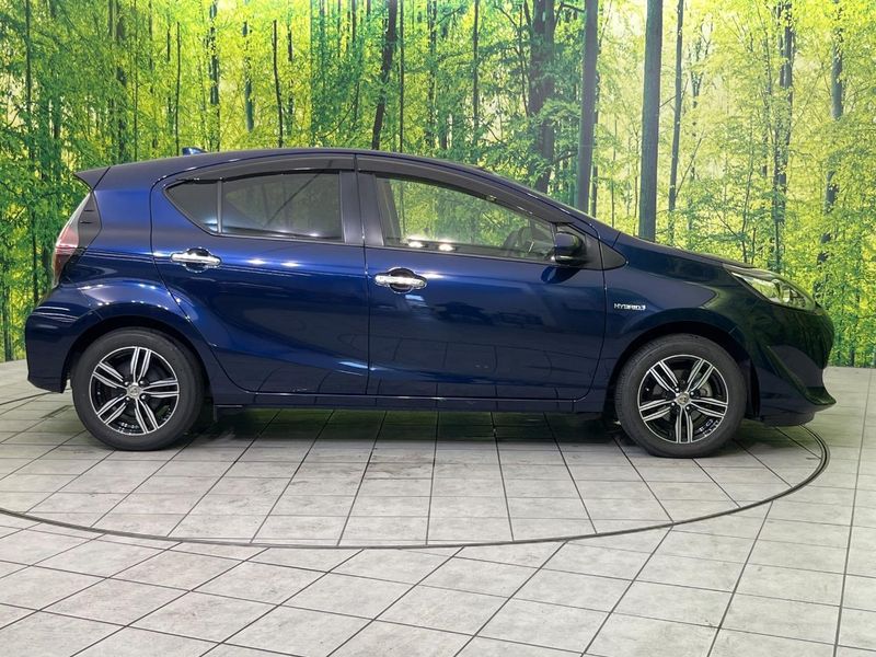 2019 Toyota Aqua DAA-NHP10 (UW-6aa8b8f85bddb)[7]