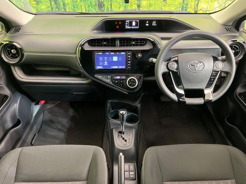 2019 Toyota Aqua DAA-NHP10 (UW-6aa8b8f85bddb)[28]