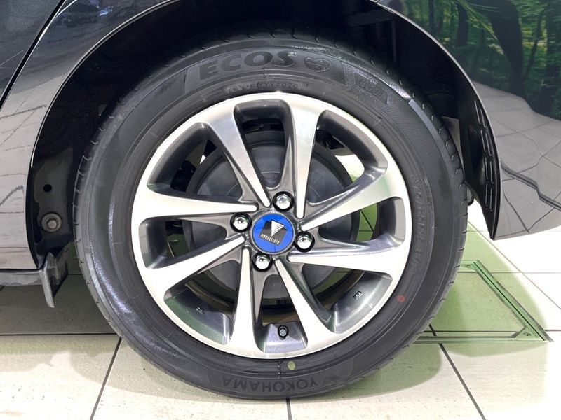 2016 Toyota Aqua DAA-NHP10 (UW-6aa8b8fc65f9f)[14]