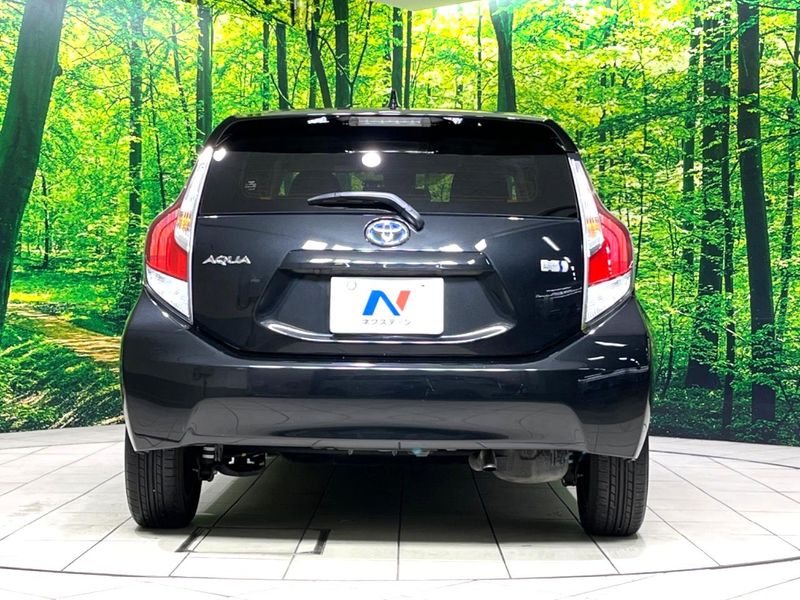 2016 Toyota Aqua DAA-NHP10 (UW-6aa8b8fc65f9f)[22]
