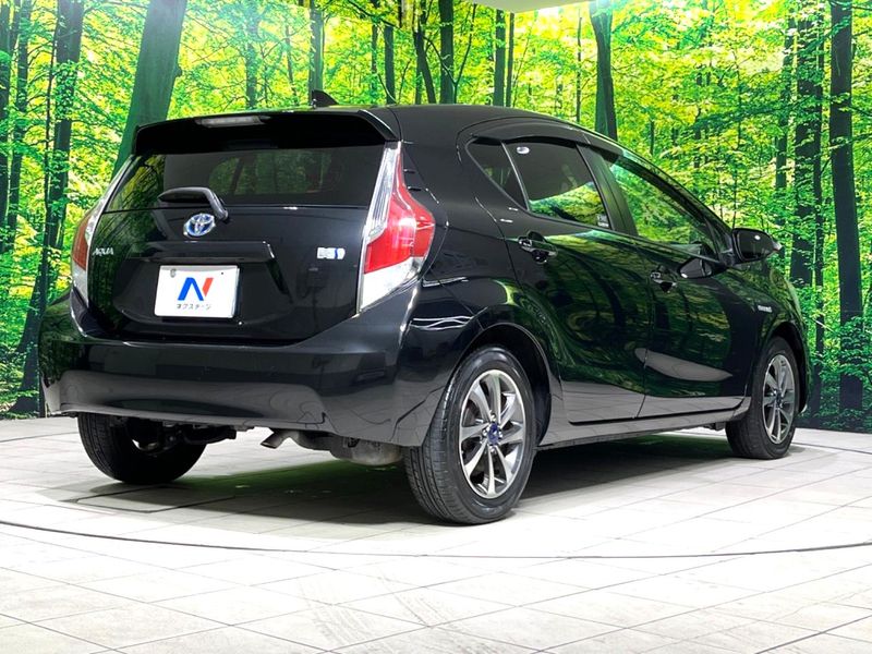 2016 Toyota Aqua DAA-NHP10 (UW-6aa8b8fc65f9f)[21]