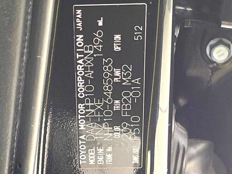 2016 Toyota Aqua DAA-NHP10 (UW-6aa8b8fc65f9f)[1]