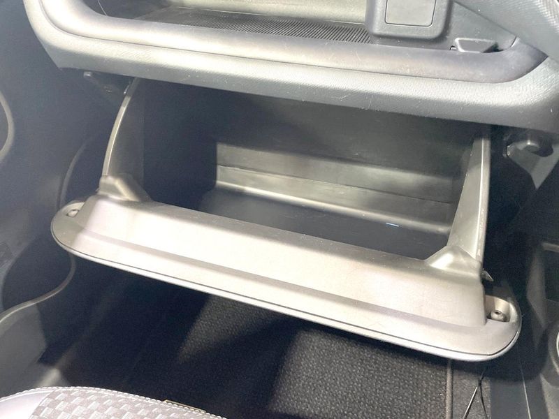 2018 Toyota Aqua DAA-NHP10H (UW-6aa8b9005f80a)[25]