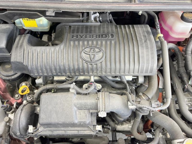 2016 Toyota Sienta DAA-NHP170G (UW-6aa8b9050af70)[14]