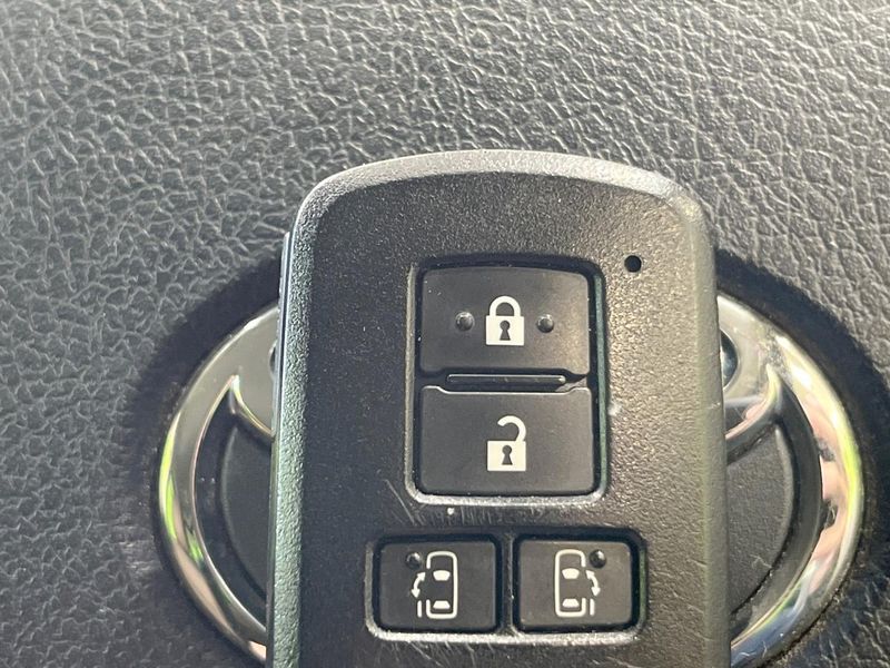 2016 Toyota Sienta DAA-NHP170G (UW-6aa8b9050af70)[28]