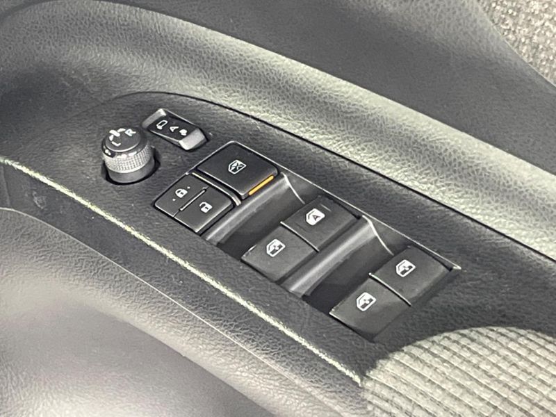 2020 Toyota Sienta 6AA-NHP170G (UW-6aa8b9081f5bb)[24]