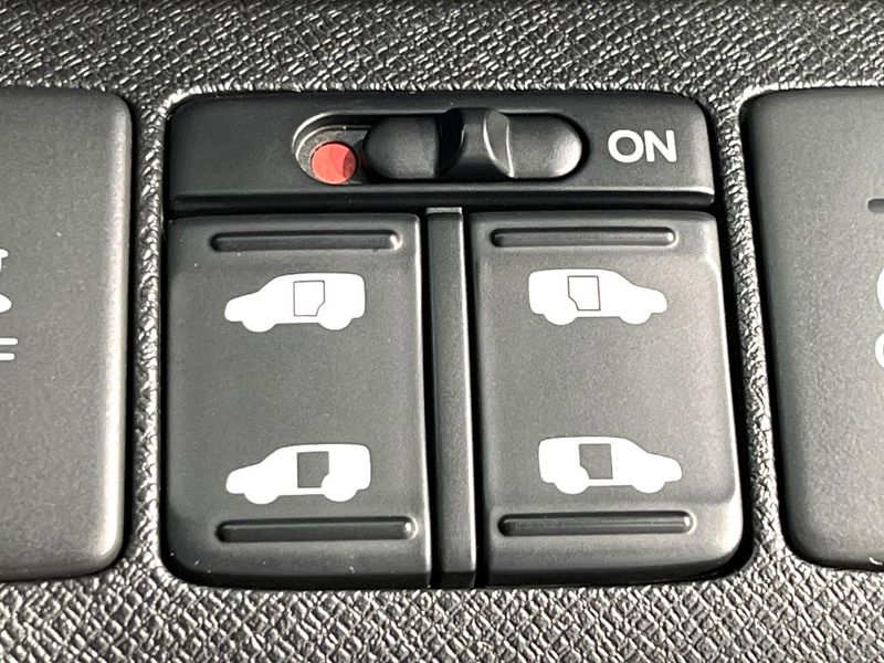 2014 Honda Stepwgn Spada DBA-RK5 (UW-6aa8b925822a6)[23]