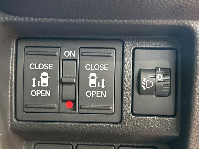 2023 Honda Step Wagon 6AA-RP8 (UW-6aa8b92b1fb00)[16]