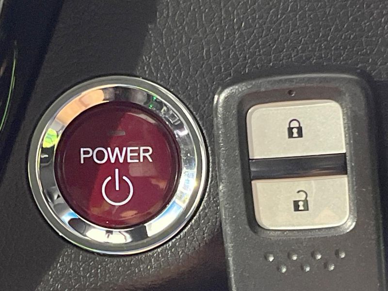 2015 Honda Vezel DAA-RU3 (UW-6aa8b9303d06d)[27]