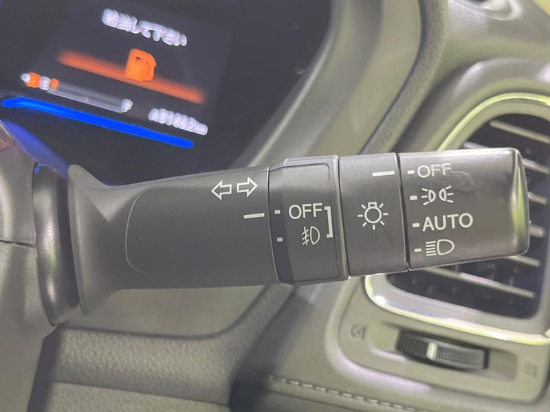 2015 Honda Vezel DAA-RU3 (UW-6aa8b9303d06d)[28]