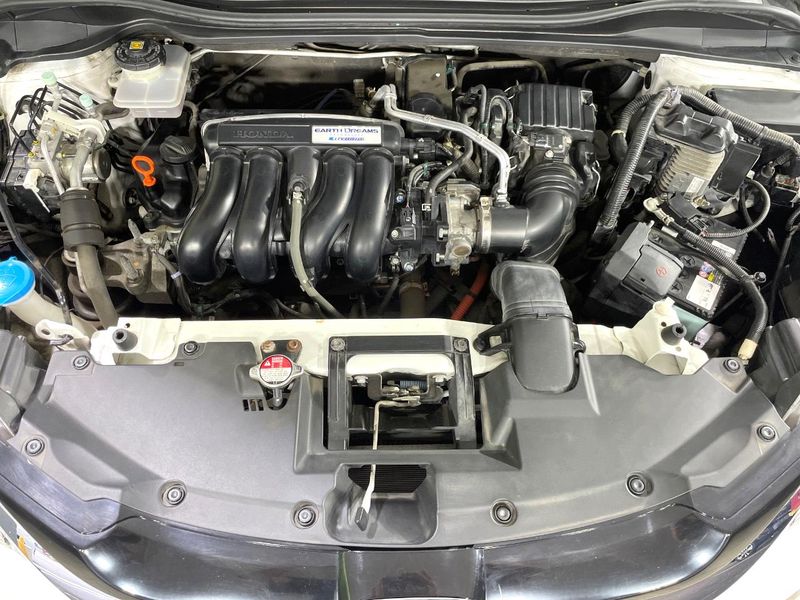 2015 Honda Vezel DAA-RU3 (UW-6aa8b930905a7)[4]