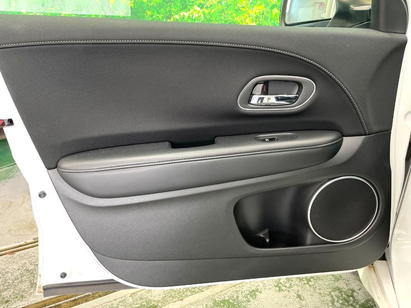 2018 Honda Vezel DAA-RU3 (UW-6aa8b9339a51d)[17]