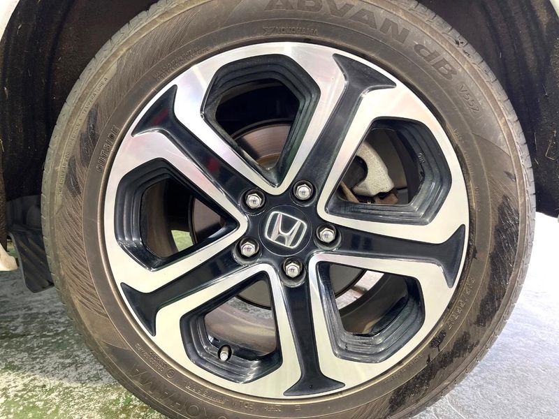 2018 Honda Vezel DAA-RU3 (UW-6aa8b9339a51d)[12]