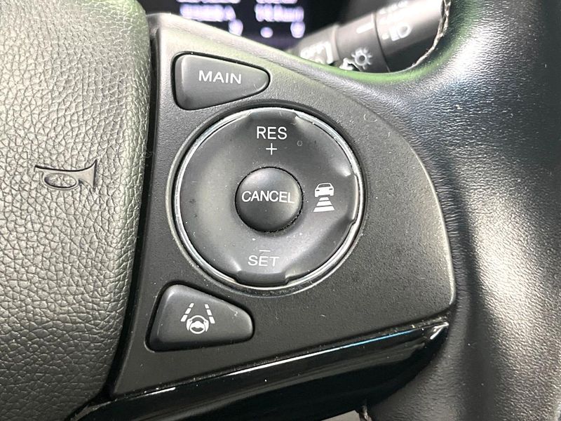 2018 Honda Vezel DAA-RU3 (UW-6aa8b9339a51d)[23]