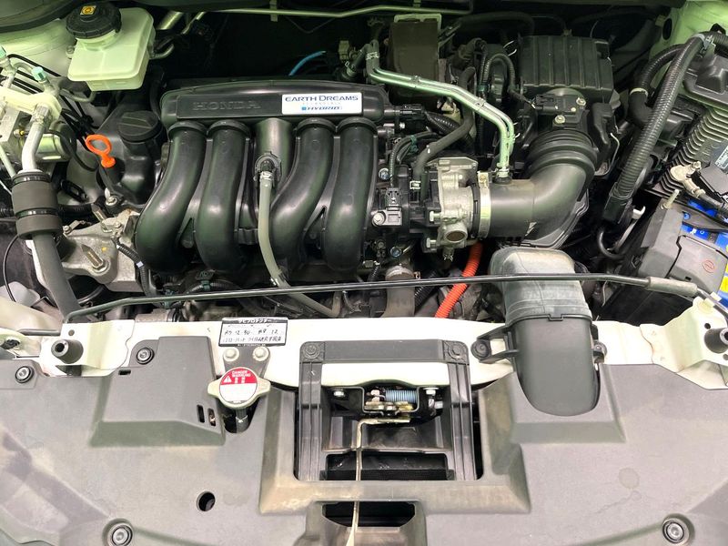 2018 Honda Vezel DAA-RU3 (UW-6aa8b9339a51d)[8]