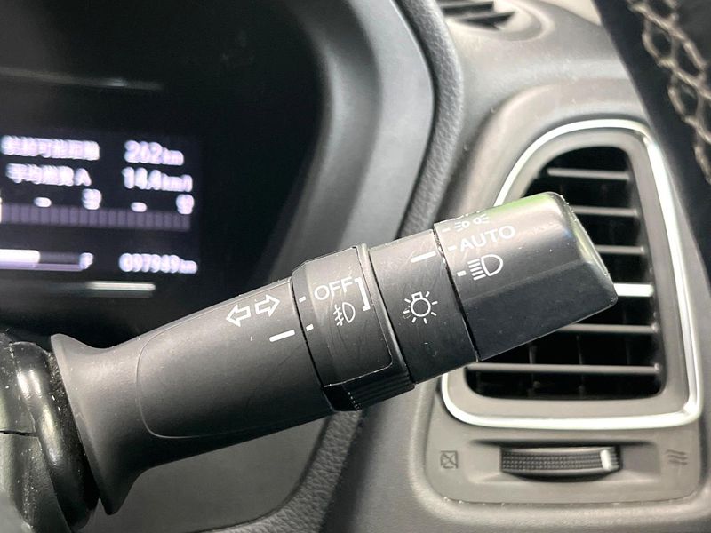 2018 Honda Vezel DAA-RU3 (UW-6aa8b9339a51d)[25]