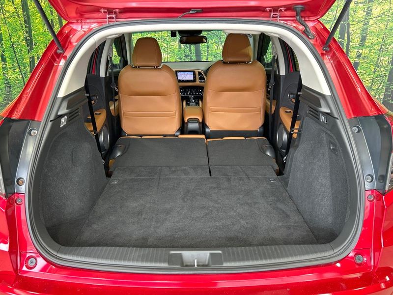 2018 Honda Vezel DAA-RU3 (UW-6aa8b933e7fcd)[27]