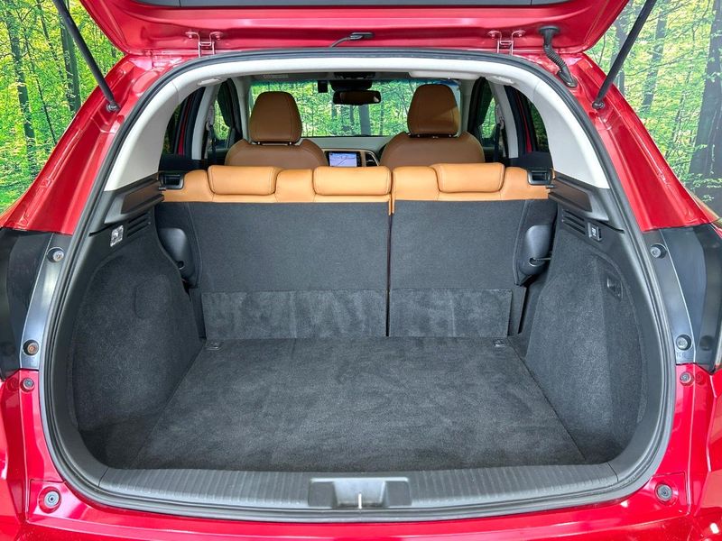 2018 Honda Vezel DAA-RU3 (UW-6aa8b933e7fcd)[28]