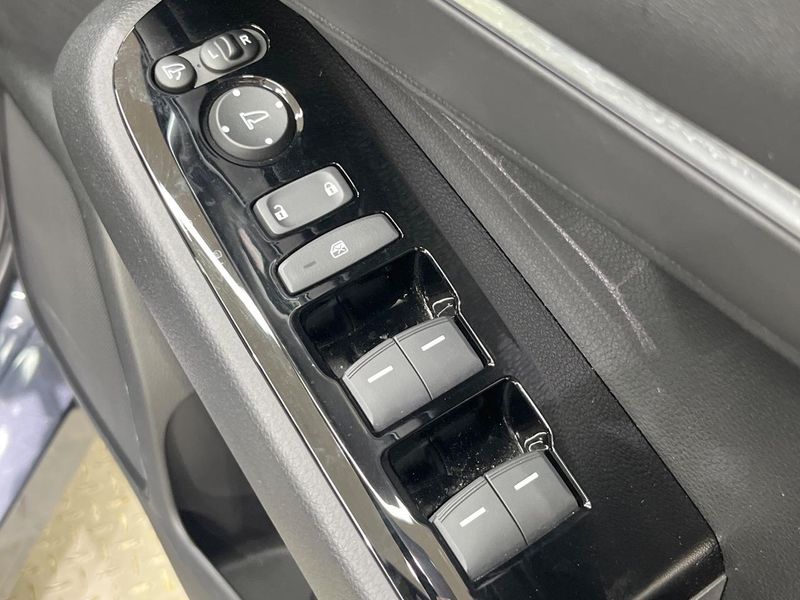 2021 Honda Vezel 6AA-RV5 (UW-6aa8b93761c12)[10]