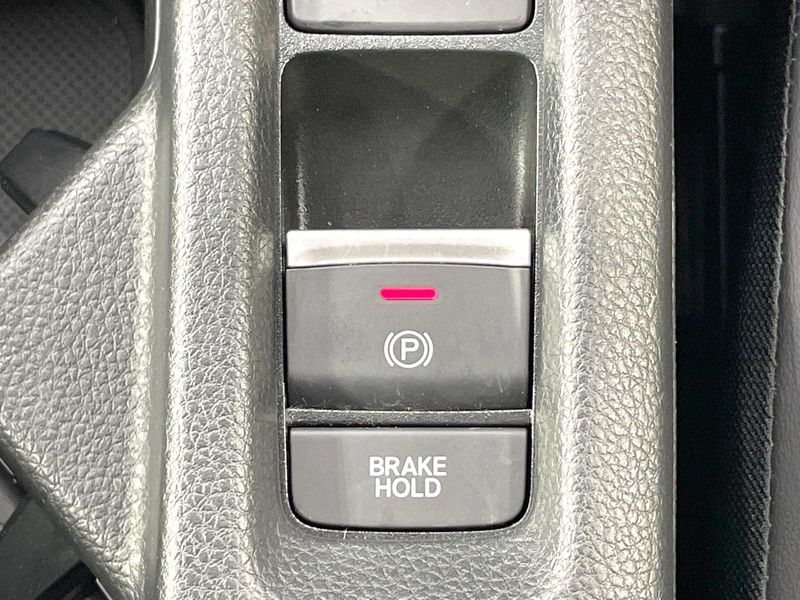 2022 Honda Vezel 6AA-RV5 (UW-6aa8b93a47e25)[28]