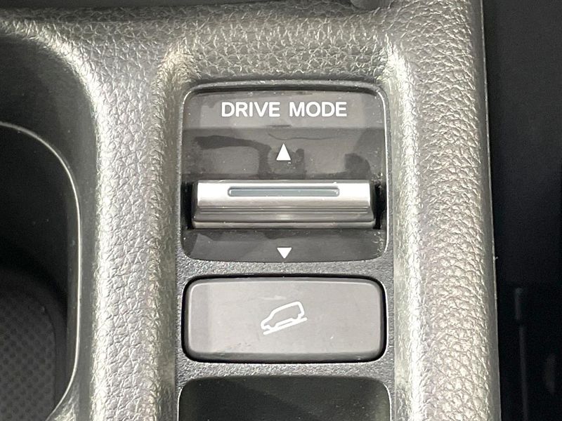 2022 Honda Vezel 6AA-RV5 (UW-6aa8b93a47e25)[29]