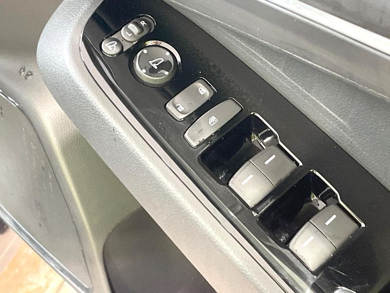 2022 Honda Vezel 6AA-RV5 (UW-6aa8b93a47e25)[13]