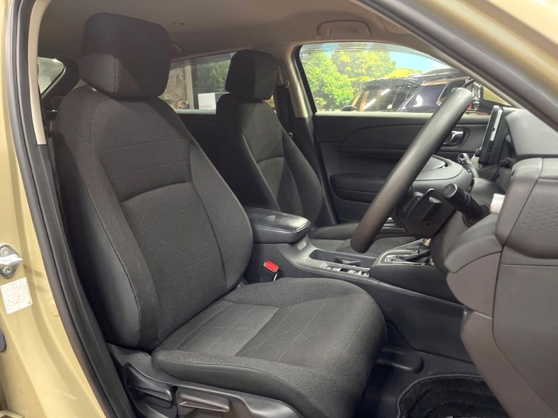2022 Honda Vezel 6AA-RV5 (UW-6aa8b93c6cf2d)[12]
