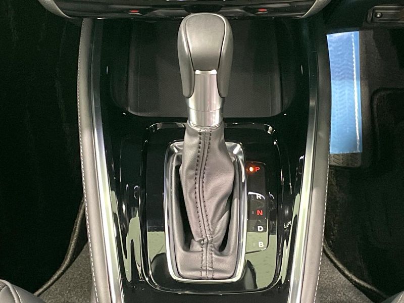 2025 Honda Vezel 6AA-RV5 (UW-6aa8b94334c0f)[21]
